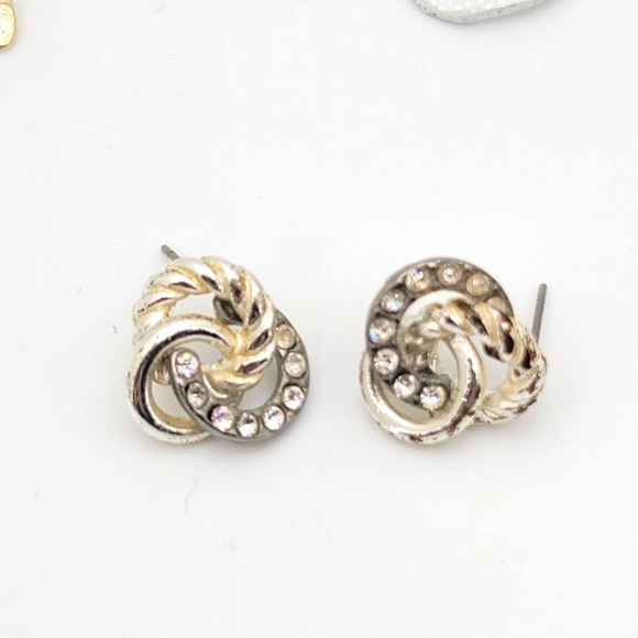 Lot of 8 Silver Gold Tone Vintage Earrings Set + 1 Timex Watch - Picture 5 of 11